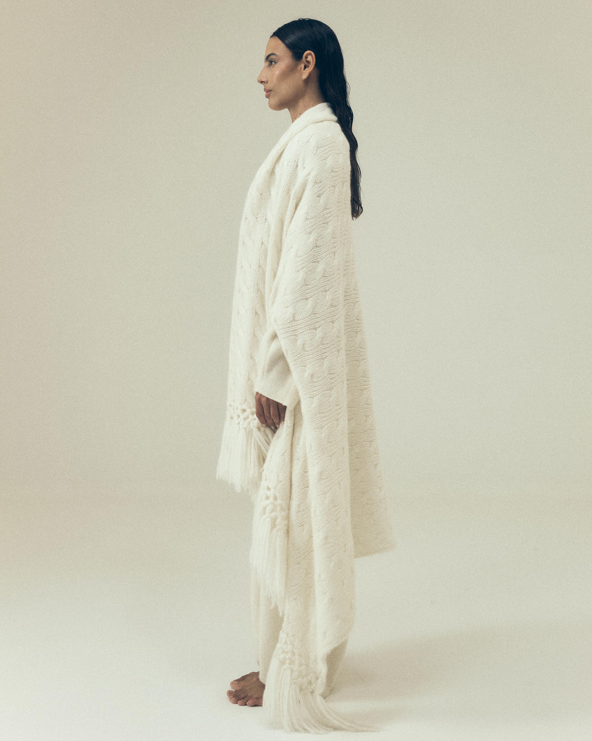 Redes Blanket/Poncho in Cloud, side view — Pampa the Brand