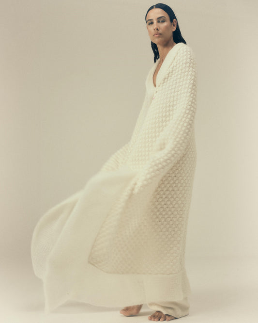 Moss Blanket in Cloud, side view — Pampa the Brand