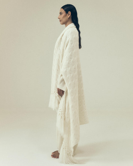 Redes Blanket/Poncho in Cloud, side view — Pampa the Brand